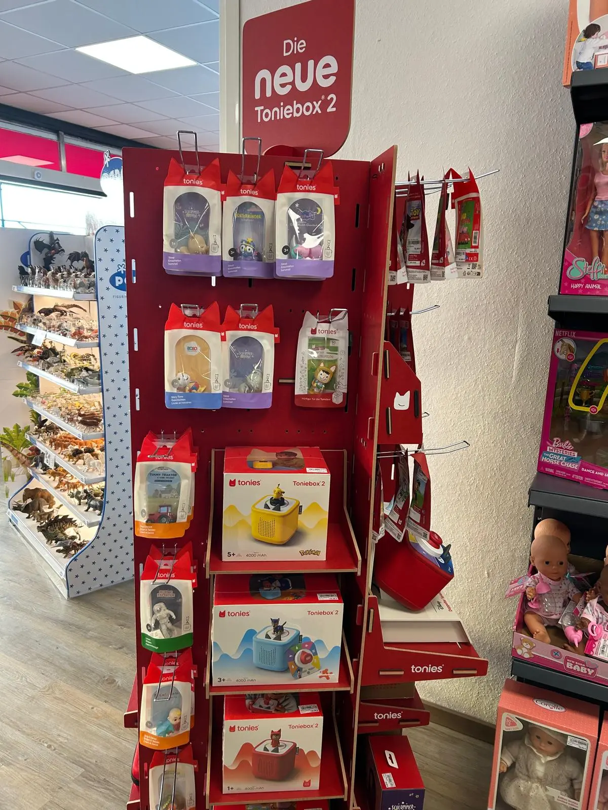 Tonies-Ständer mit der neuen Toniebox 2 und Hörfiguren bei Winni’s